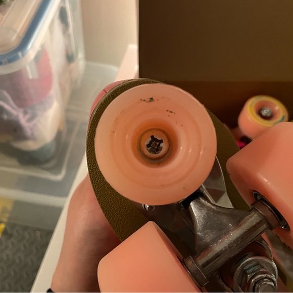 Practically new Impala Rollerskates! - Picture 4 of 7